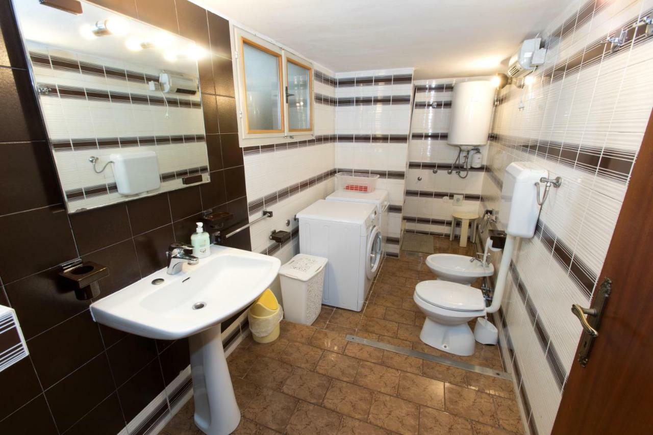 Sobe Pri Anici Hotell Koper Exteriör bild